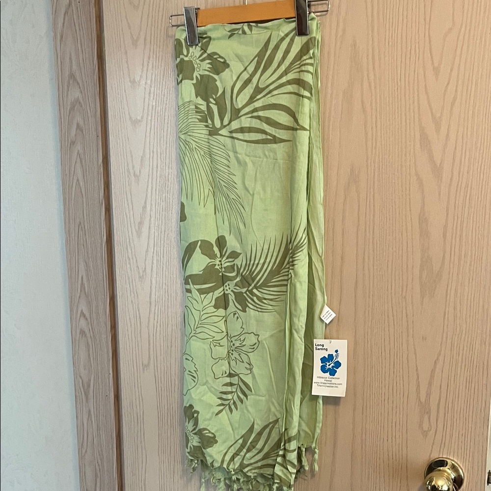 Tropical Leaf Print Green Sarong